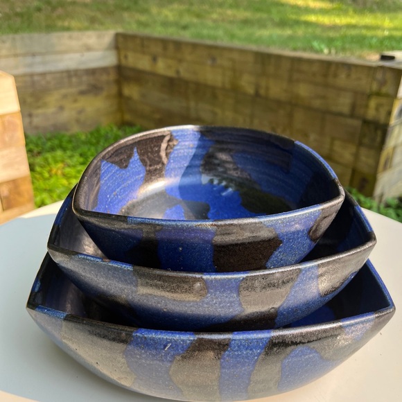 Set of Three (3) Nesting bowls hand thrown and signed with a makers mark pinched - Picture 3 of 15